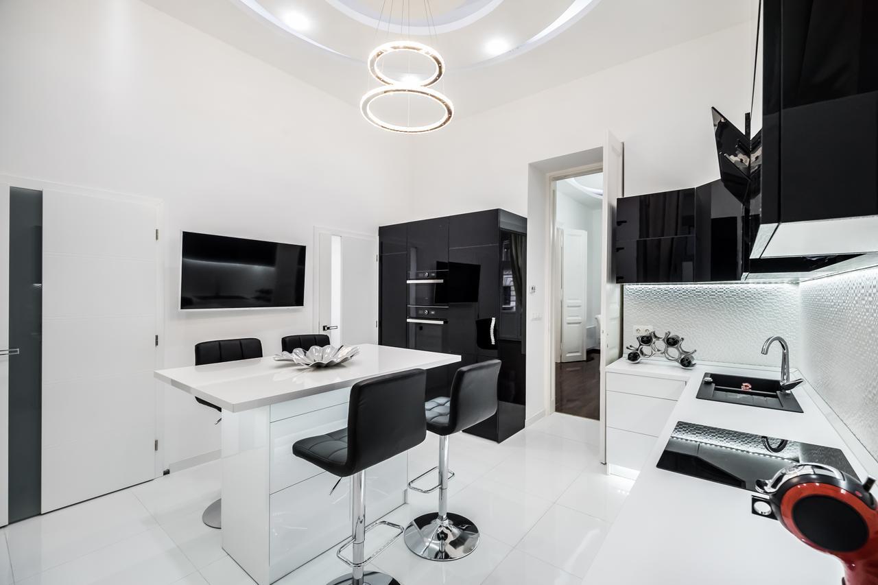 Opera Balkony Luxury Apartment With Free Parking Budapest Exterior foto