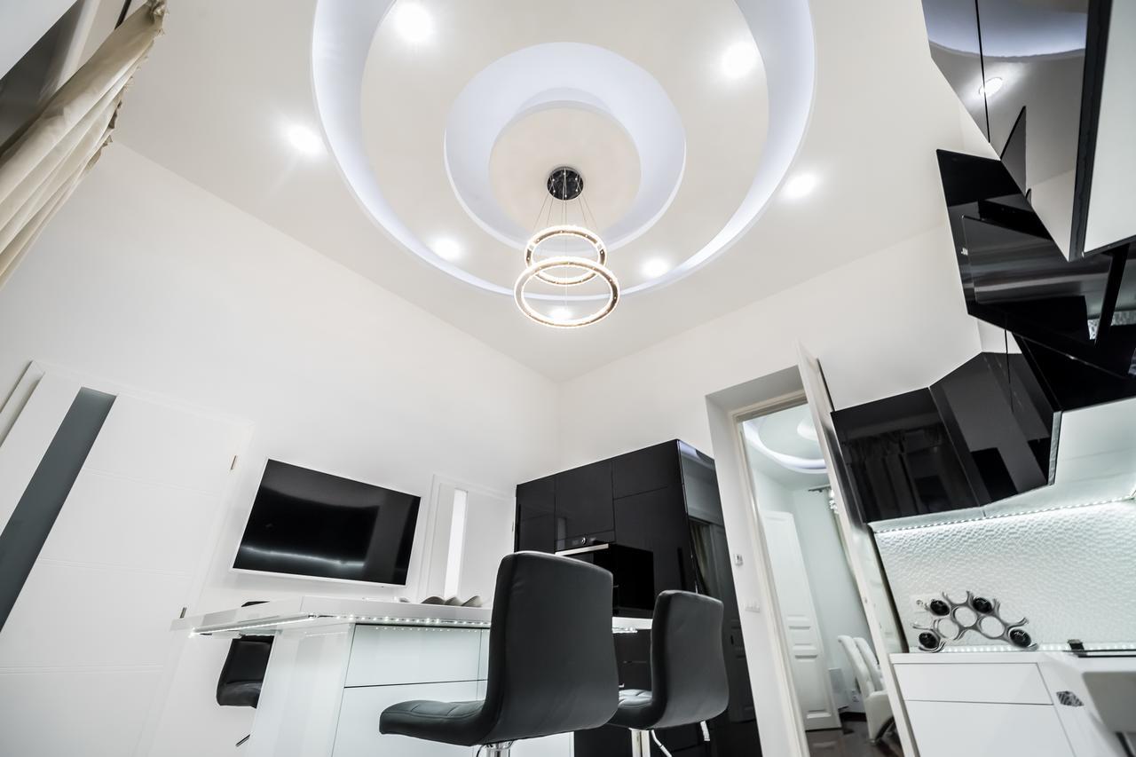 Opera Balkony Luxury Apartment With Free Parking Budapest Exterior foto